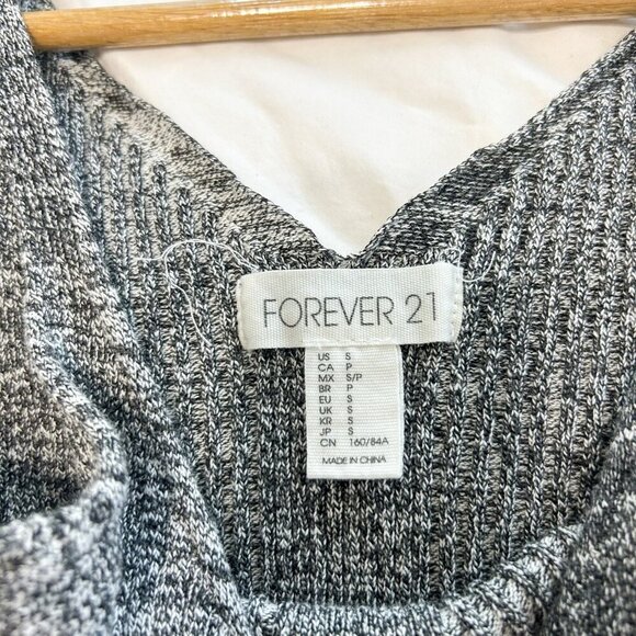 Forever 21 Gray Knit V-Neck Tank Top Women’s Size Small Cotton Blend - Picture 2 of 4